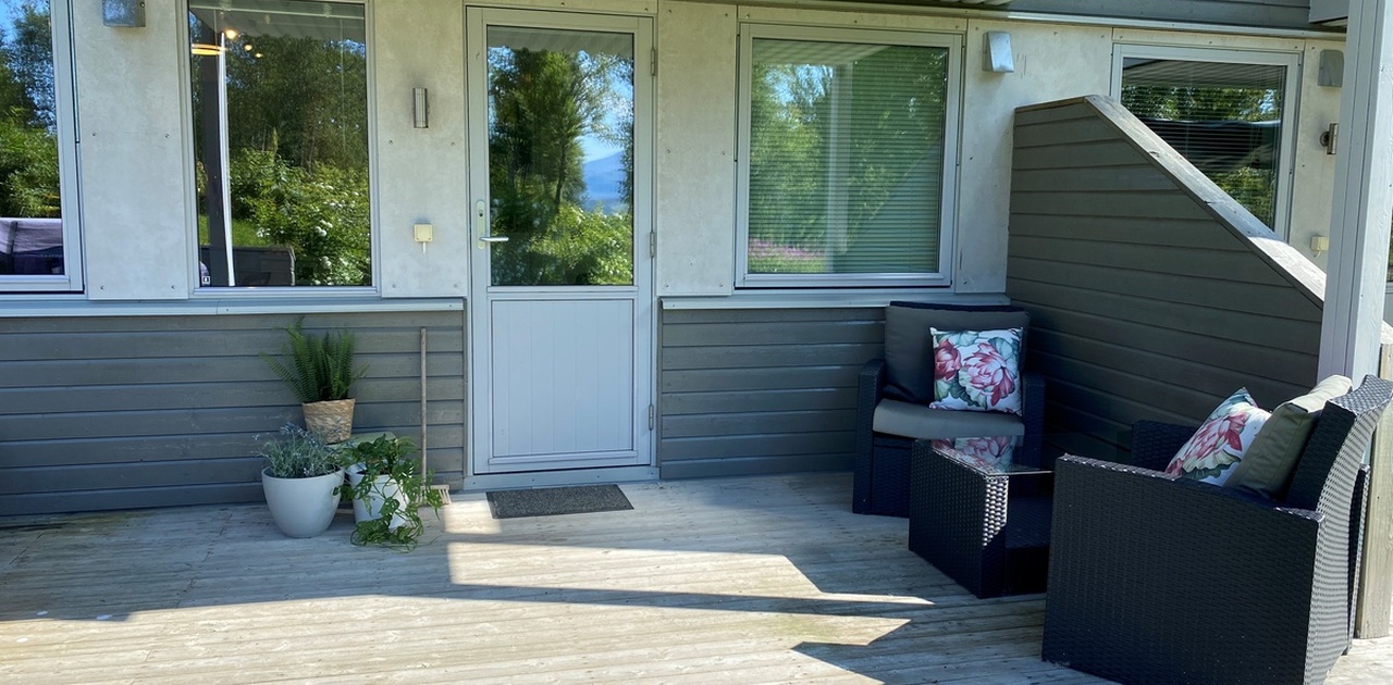 Inngang med terrasse