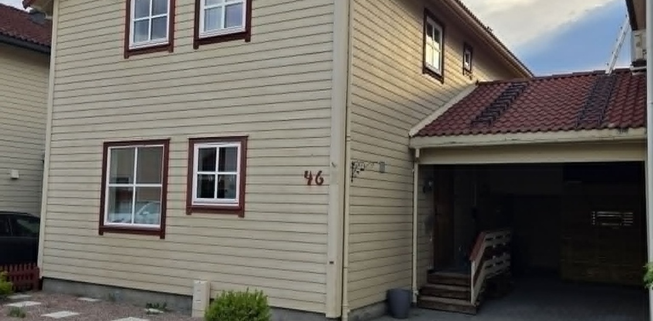 John Bjørgums vei 46 inngang og carport