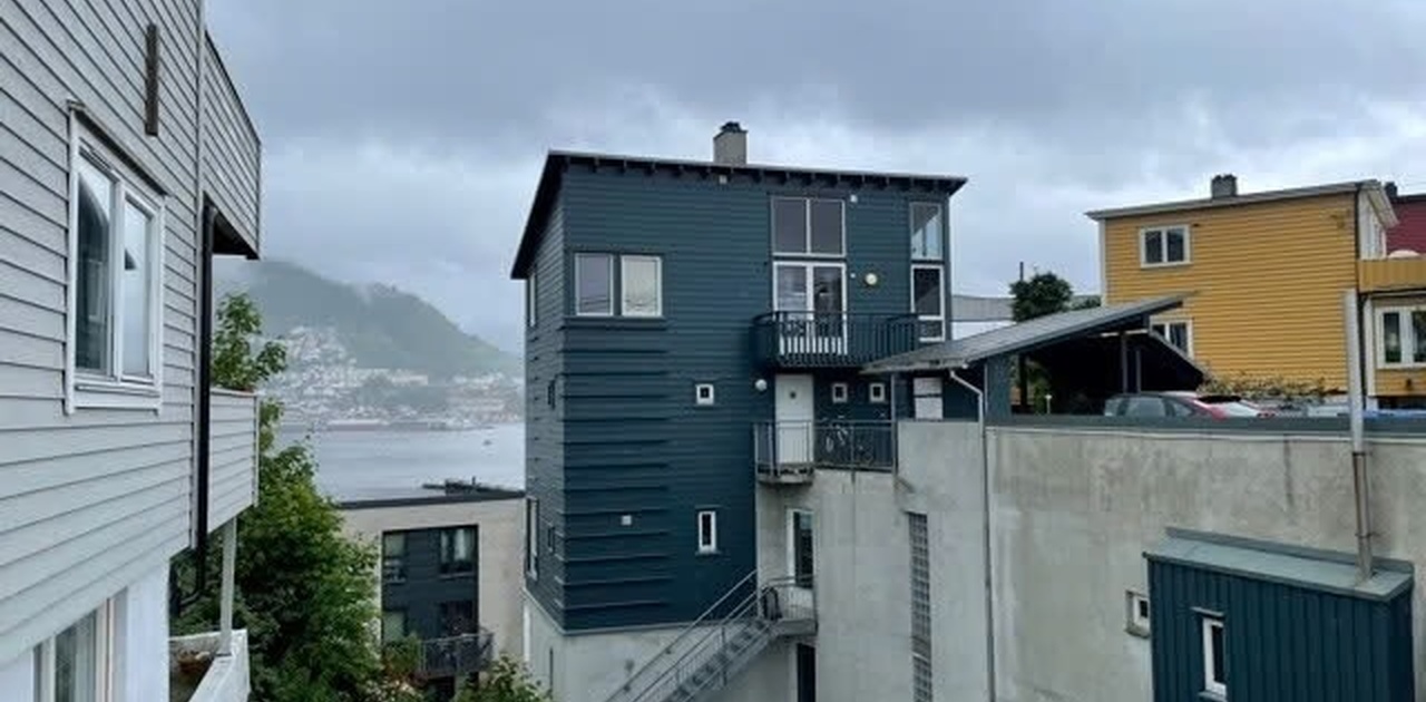 Huset. Leiligheten er i underetasjen