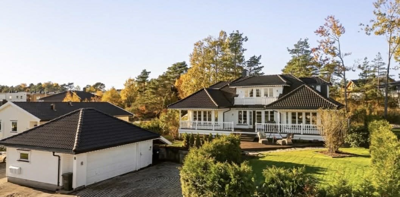 Huset - egen inngang på baksiden