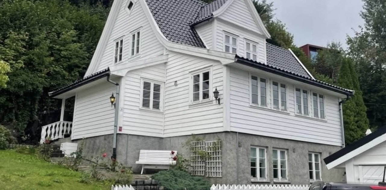Kjellerleilighet med uteplass.
