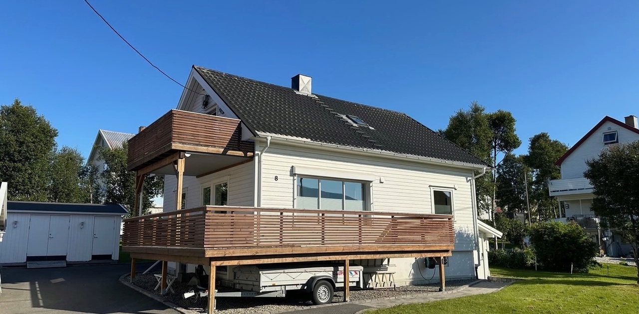Leiligheten ligger i husets 2 etg.