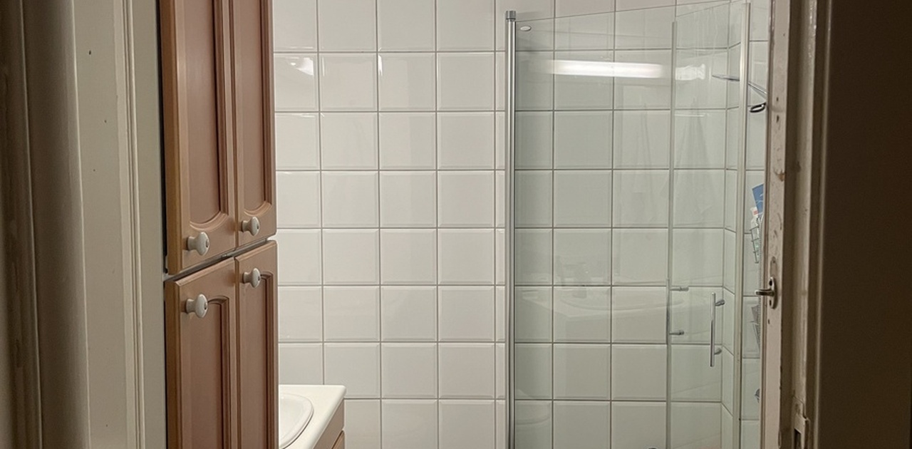 Badet sett fra døra