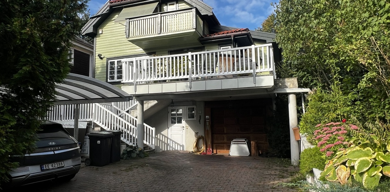 Studioleillighet til høyre, over garasjen