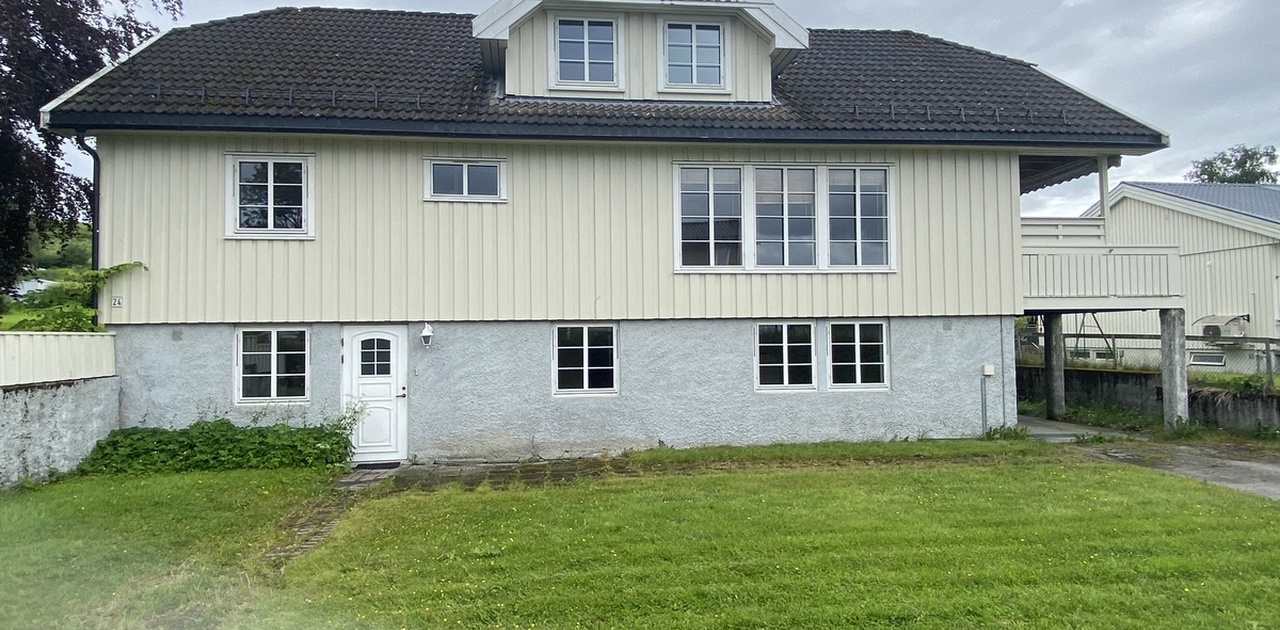 Sokkellelighet med egen inngangsdør
