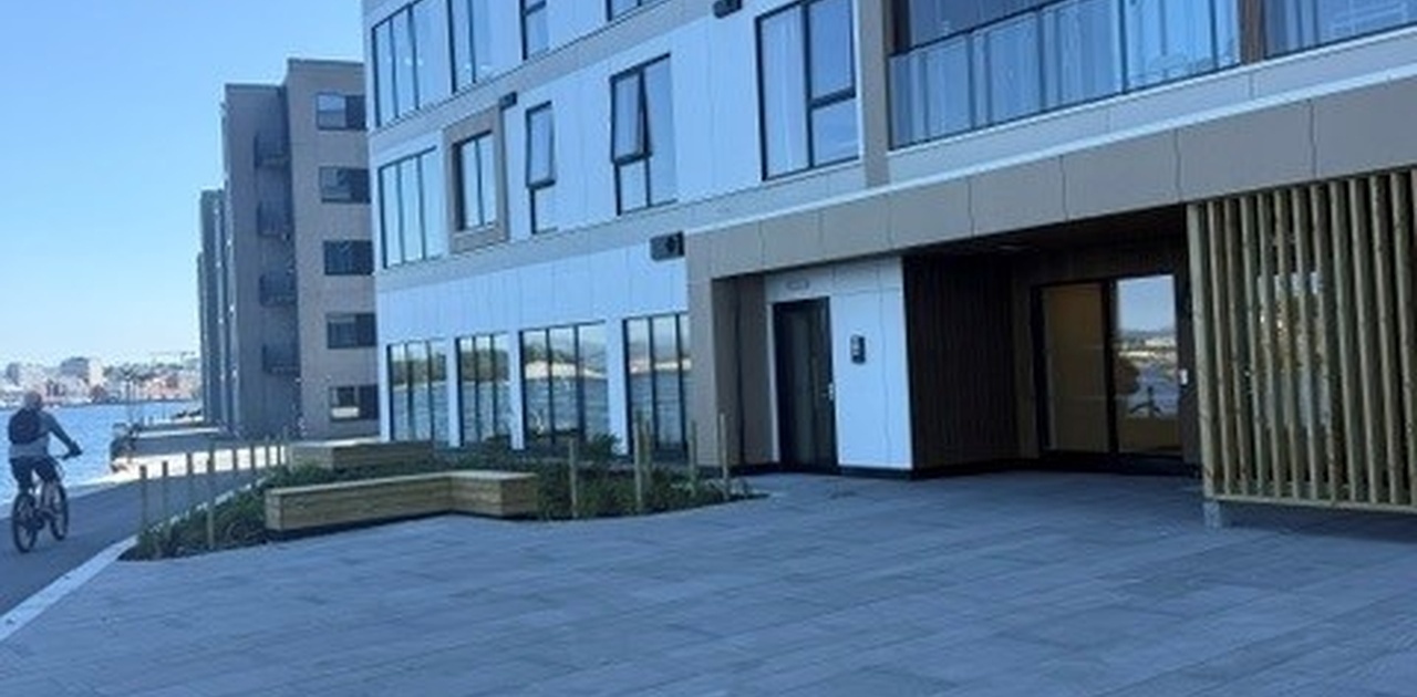 Forsiden av bygg