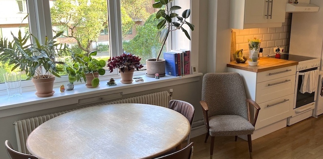 åpen kjøkkenløsning mot stue