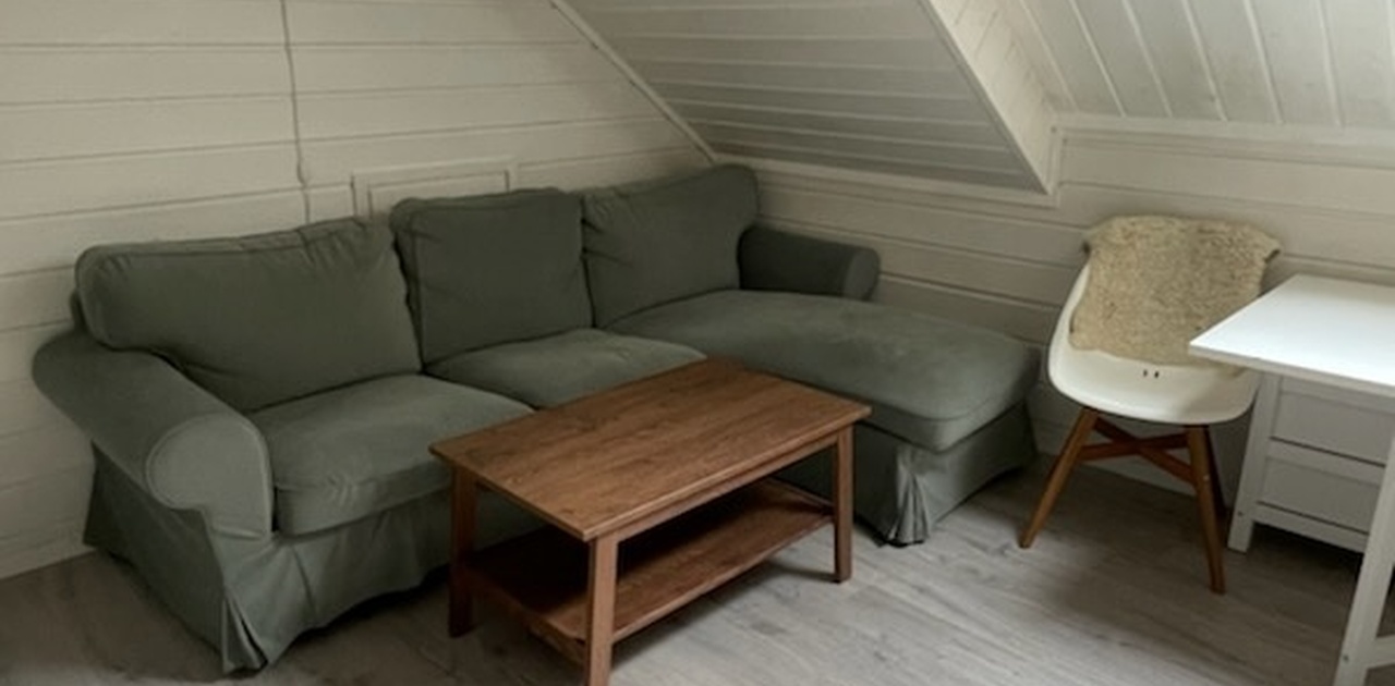 Flere sittegrupper i stue