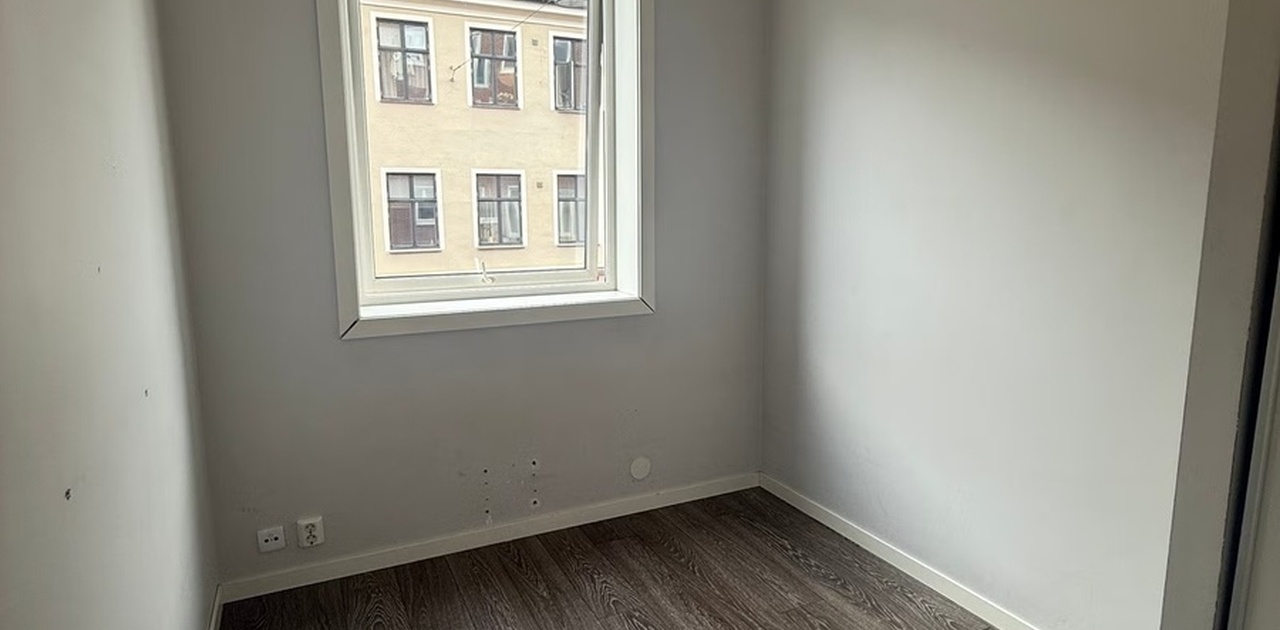 Soverom (Kan inkludere 120cm seng hvis ønskelig)