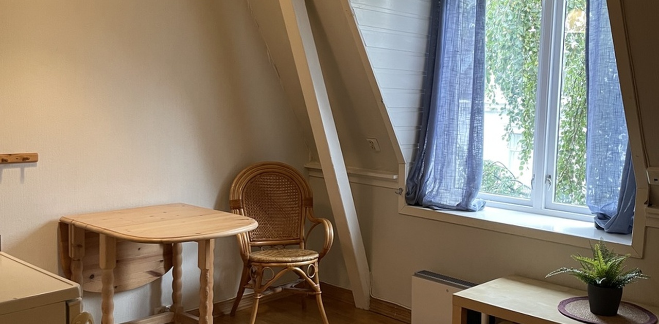 Hybel med utsikt mot gate/nygårdsparken