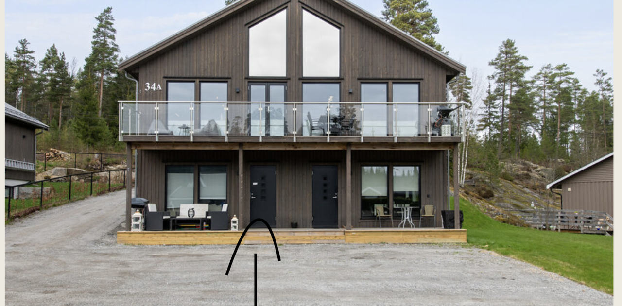Inngangsparti med egen terrasse