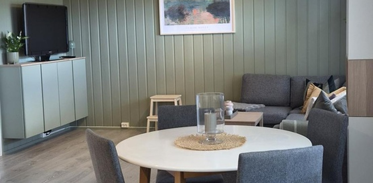 Stuedel med møblemang