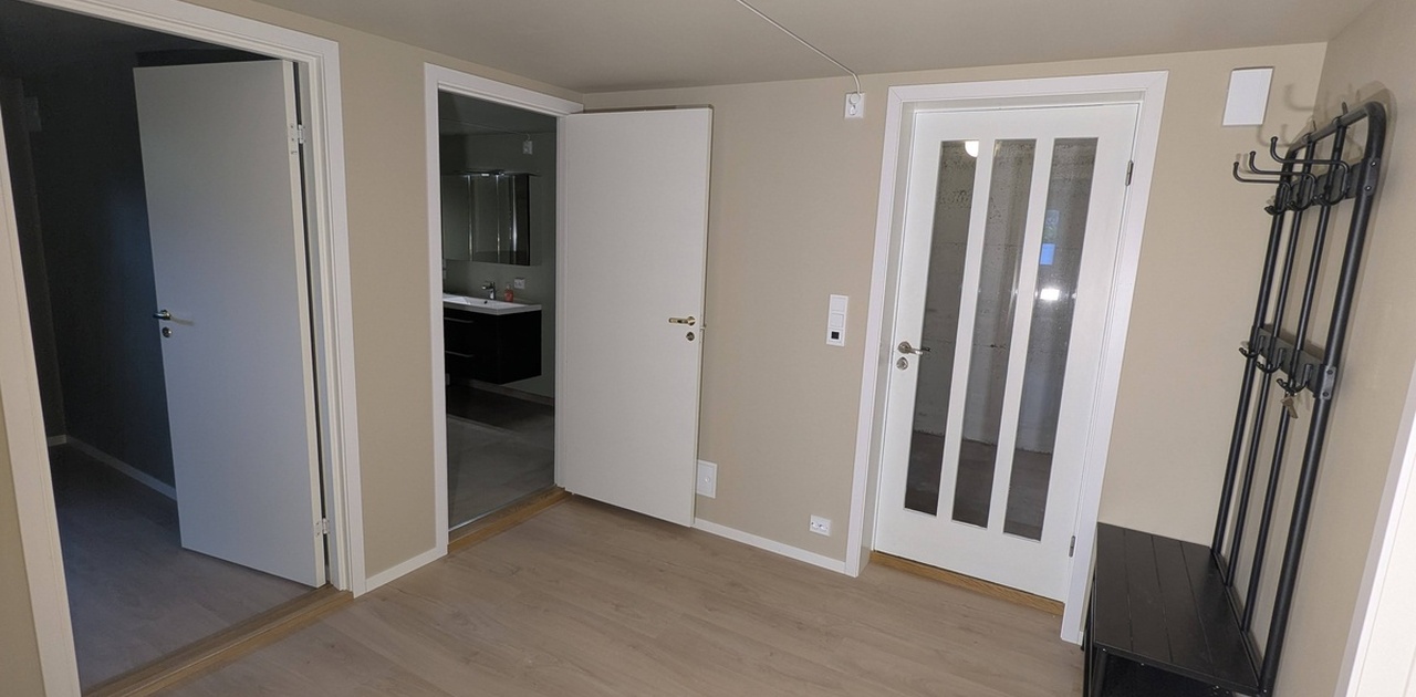 Gangen, inngangsparti (vinkel 1)