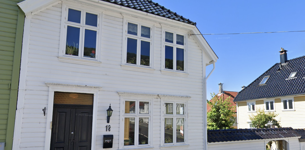Fasade mot gaten