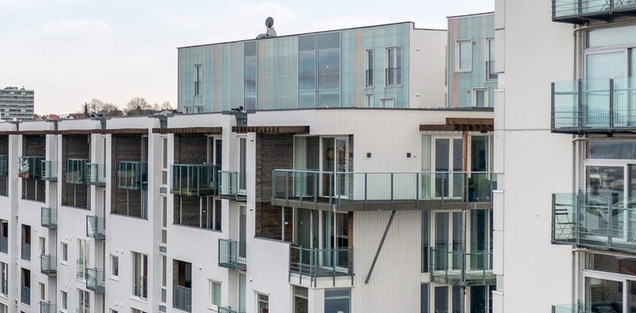 Apartment building