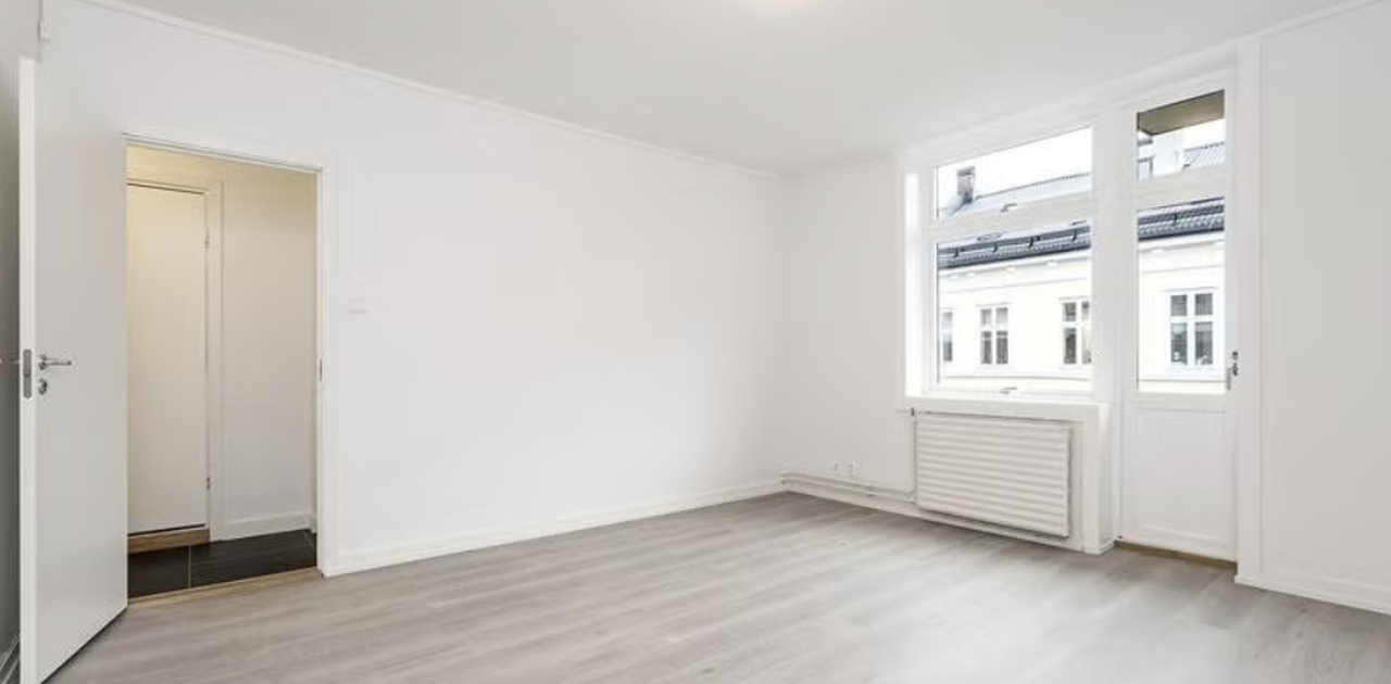 Stor og lys stue