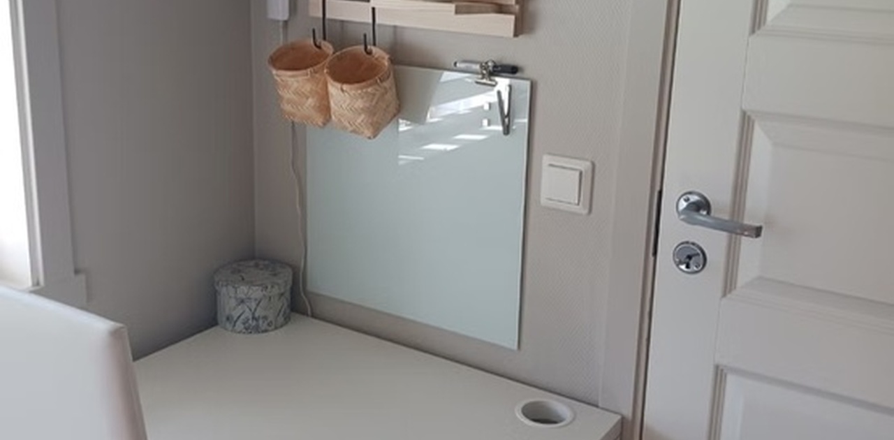Skrivepult og stol