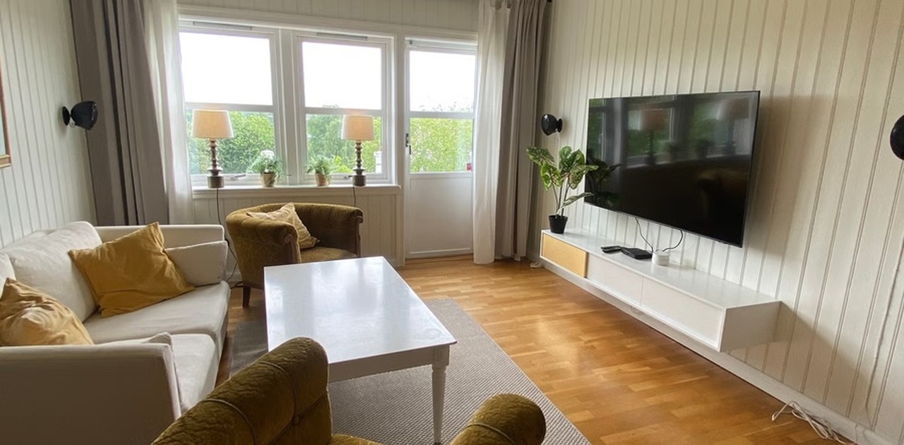 Stor, nyoppusset leilighet med 3 soverom i 2. etg.