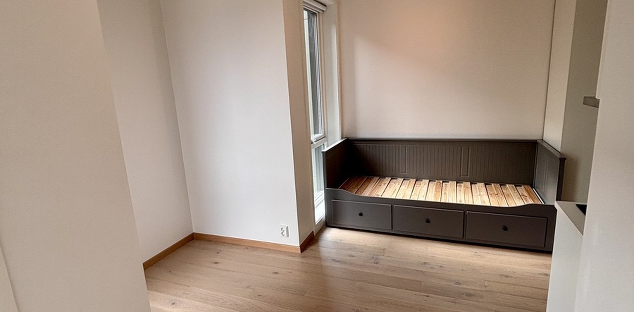 Oppholdsrom (seng følger med)