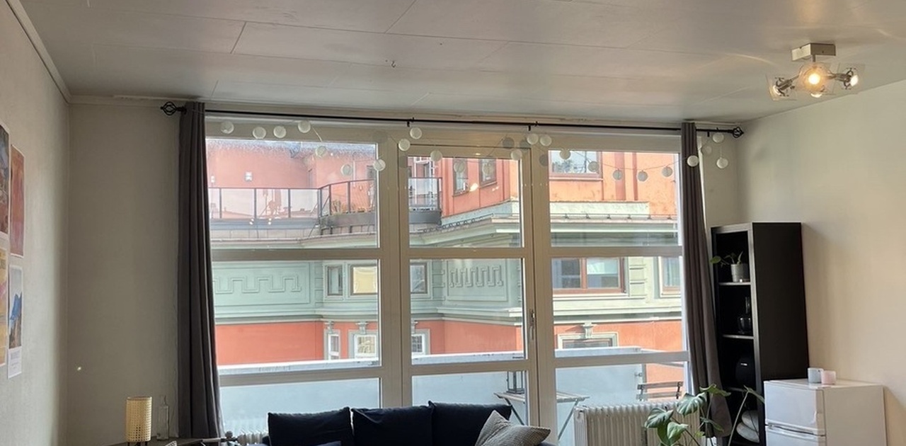 Stor stue hvor vi har mange koselige filmkvelder💕