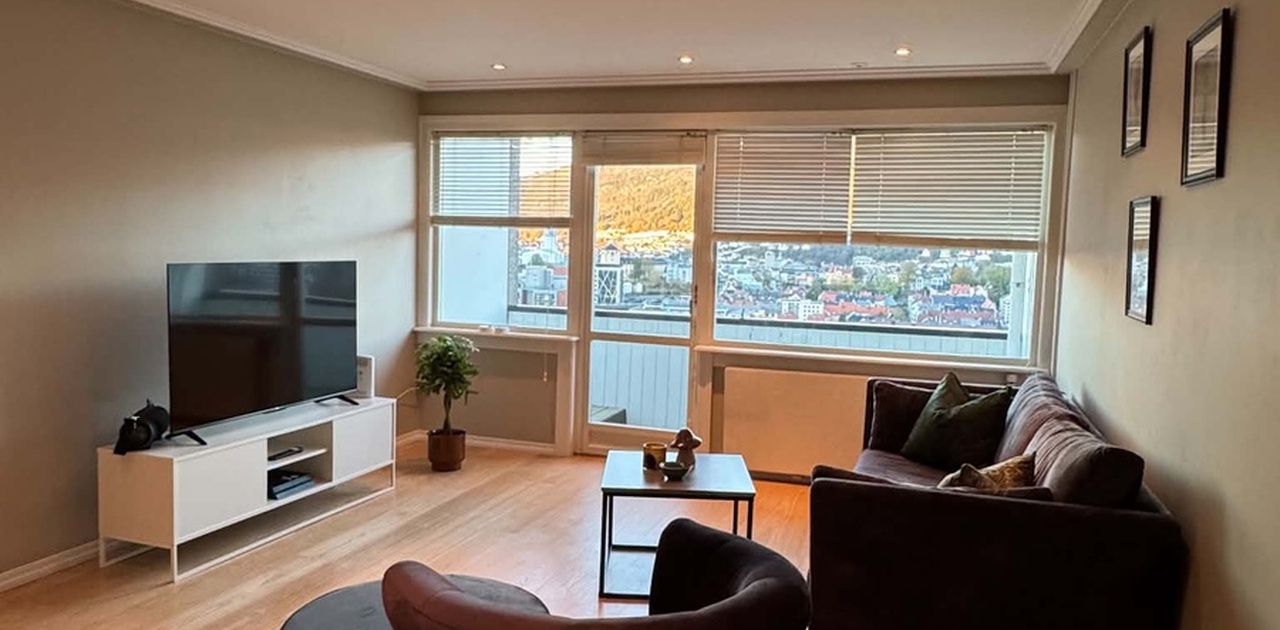Stor stue med utsikt over hele Bergen!