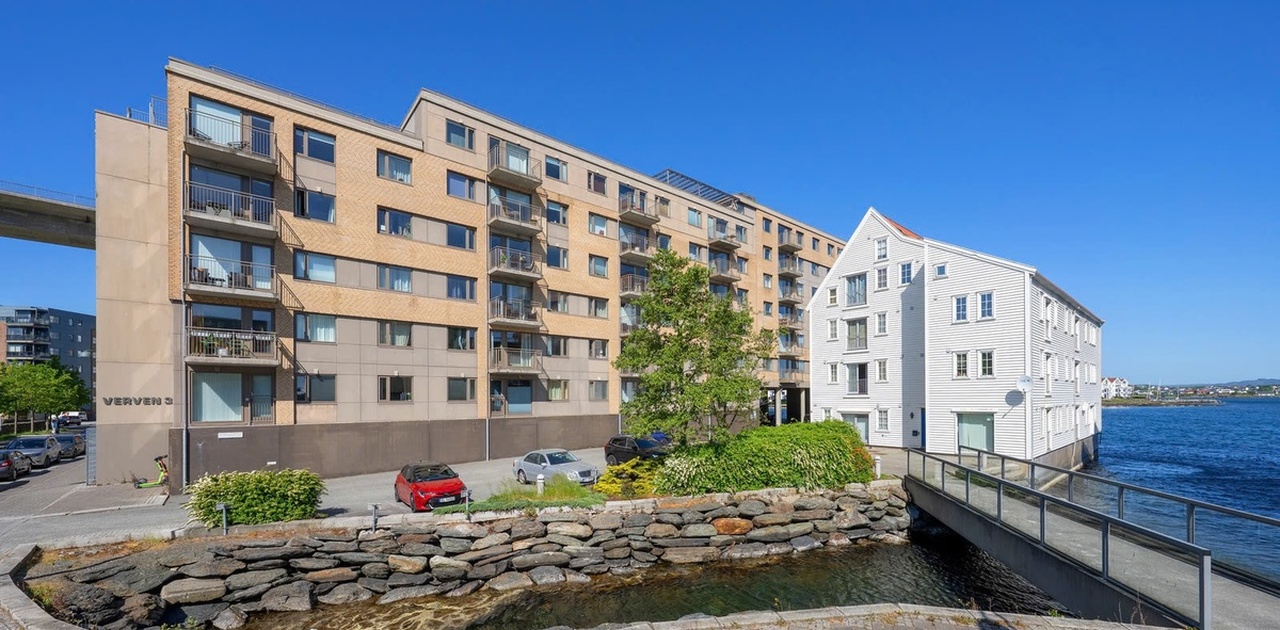 Verven 38, like ved sjøkanten