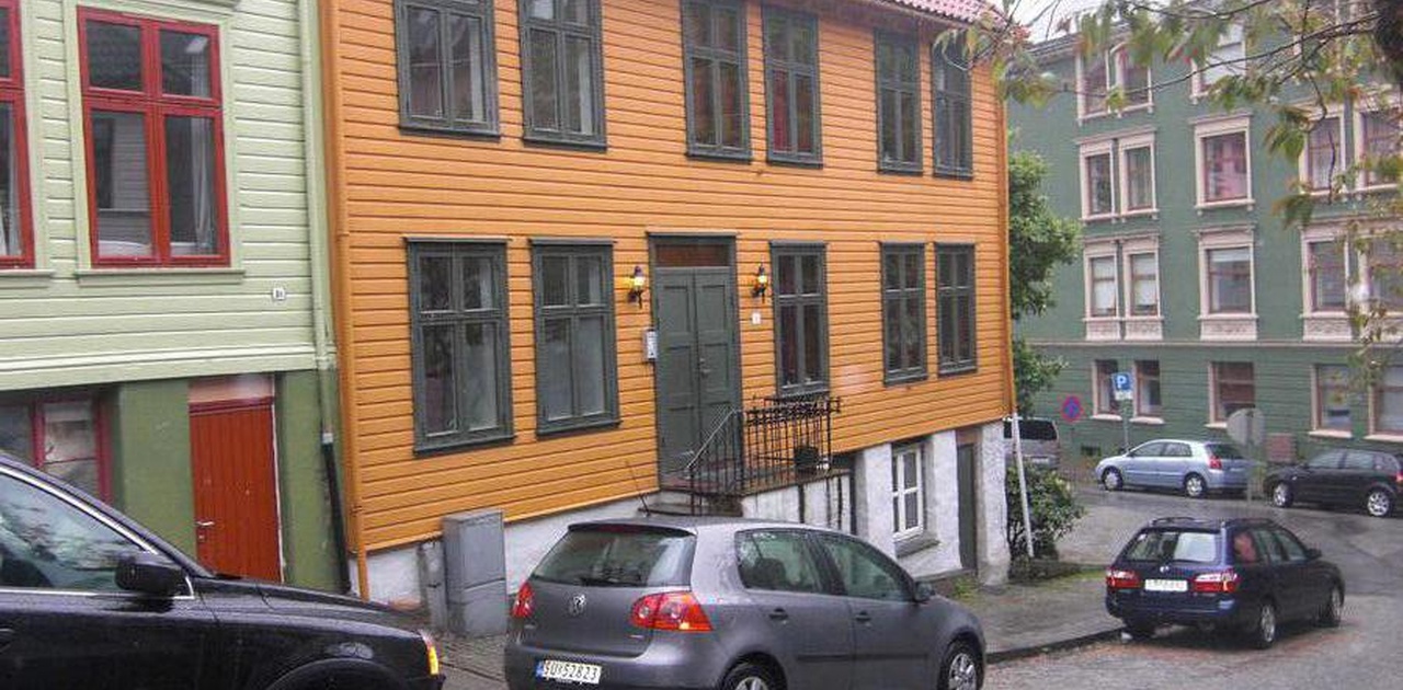 Leiligheten ligger i 1. etg til venstre